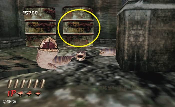 塔内のドラム缶